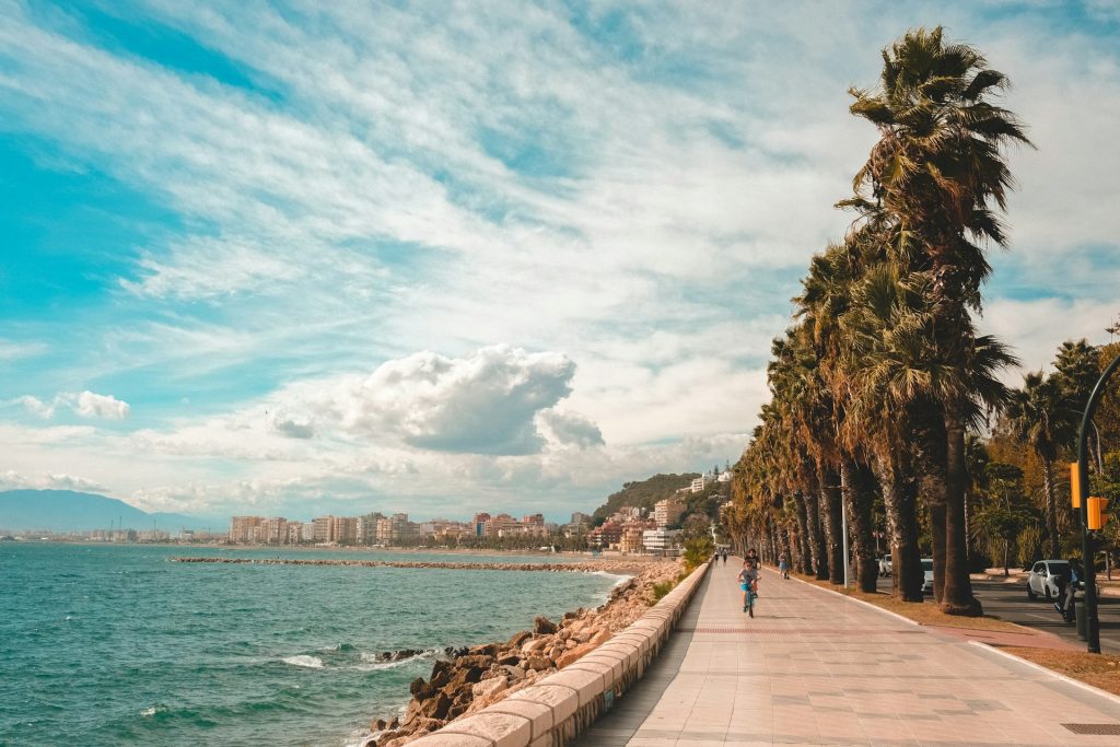 Top 5 Spanish Coastal Towns for American Real Estate Investors | Vivi Real Estate
