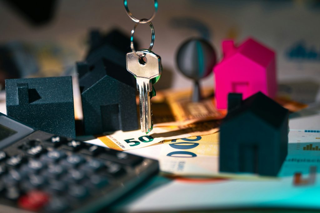 Waarom Werken met een Nederlandstalige Makelaar Je Duizenden Euro’s Kan Besparen | Vivi Real Estate